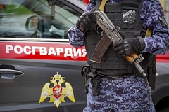 Росгвардейцы Москвы задержали мужчину с крупной партией наркотиков