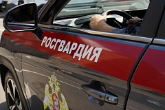 Росгвардейцы Москвы задержали гражданку, подозреваемую в незаконном обороте наркотиков в крупном размере